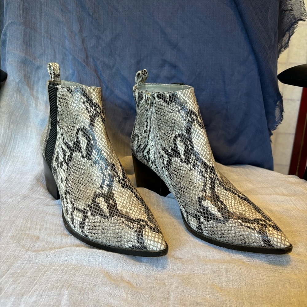 Snakeskin Booties - EUC - Size 8.5 - Picture 5 of 6